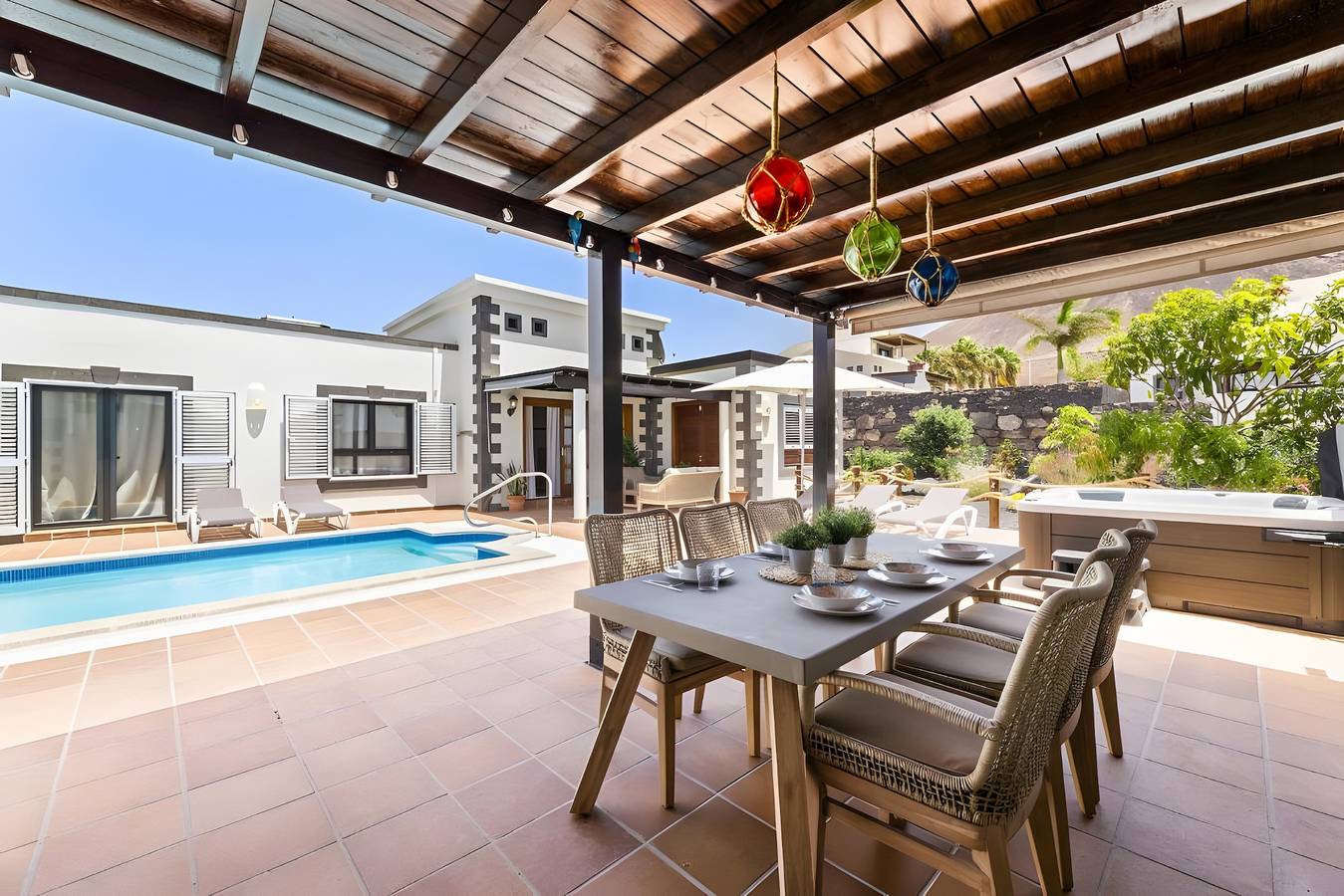 Villa Eire – Luxusvilla mit Bergblick, Wlan & Klimaanlage in Montaña Roja, Yaiza
