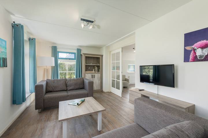 Ferienhaus für 6 Personen, mit Balkon/Terrasse und Terrasse sowie Garten und Pool auf Texel - 2