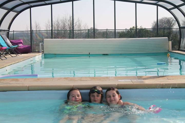 Gîte pour 4 personnes, avec terrasse et piscine