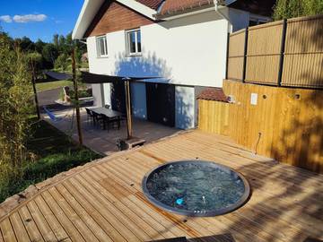 Location de vacances pour 6 personnes, avec jacuzzi ainsi que jardin et sauna à Saint-Nabord