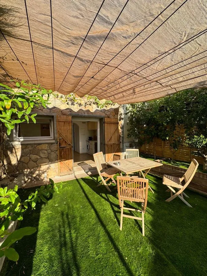 Ferienwohnung für 4 Personen, mit Terrasse und Pool sowie Garten - 1