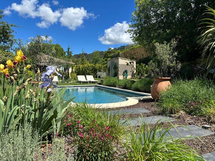 Location de vacances pour 4 personnes, avec Terrasse ainsi que Jardin et Piscine à Le Puy-Sainte-Réparade - 2