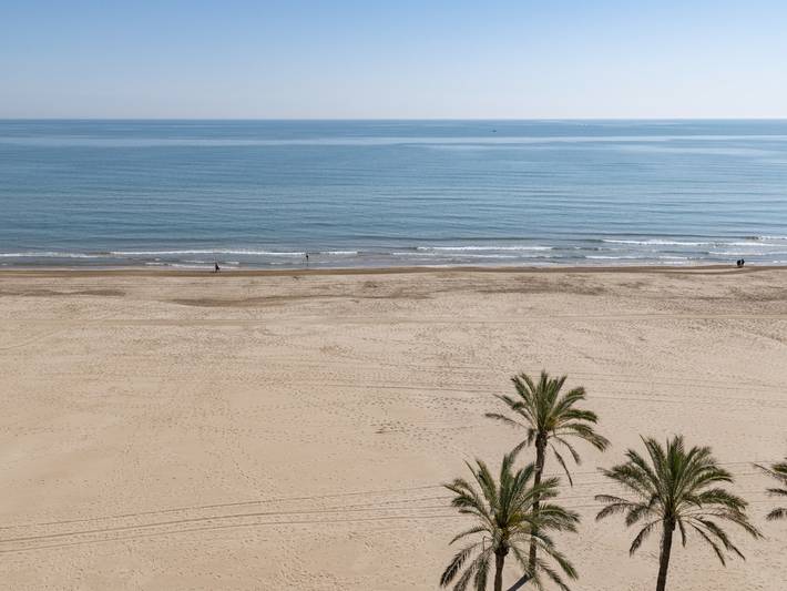 Ganze Wohnung, Geräumiges Strandapartment in Cullera, 3 Schlafzimmer, Nahe Geschäfte in Platja de Sant Antoni (Cullera), Cullera