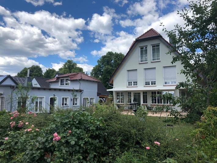 Ferienhaus für 4 Personen, mit Seeblick und Garten sowie Sauna und Ausblick in Senftenberg