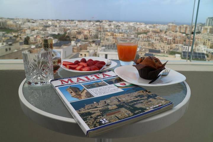 Chambre d’hôte pour 3 personnes, avec balcon à San Giljan