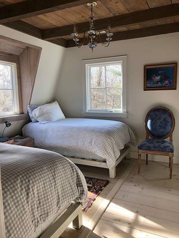 Vacation Home for 5 Guests in East Hampton North, North Fork, Picture 2