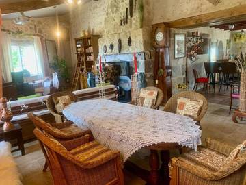 Gîte pour 15 personnes, avec piscine ainsi que jacuzzi et balcon à Espiens