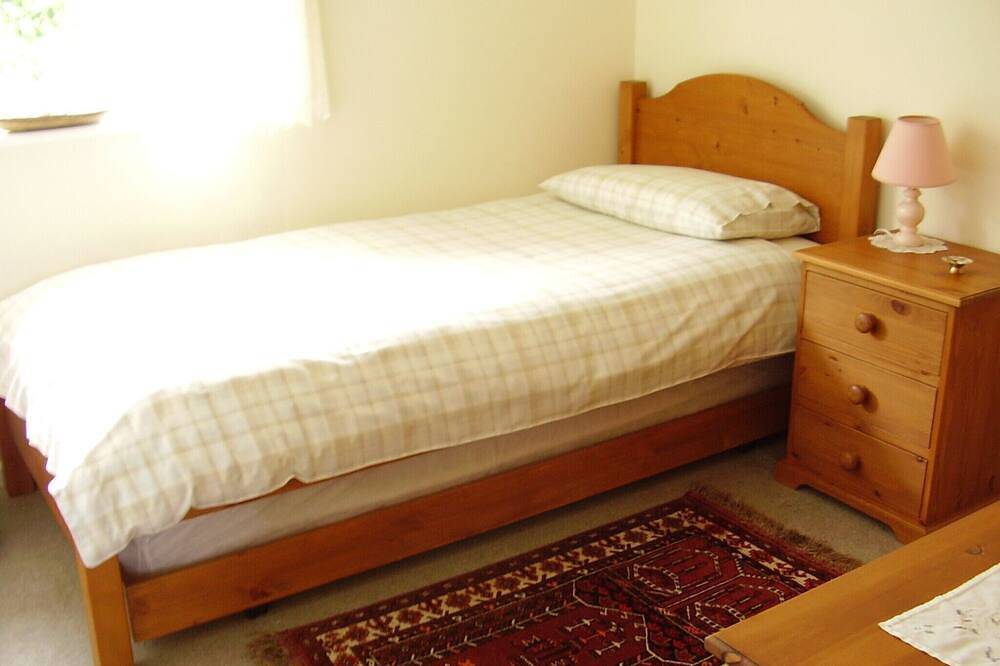 Family Friendly Comfortable Holiday Home in Trevone, Cornwall