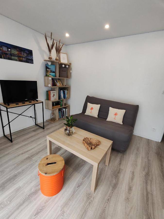 Appartement de vacances pour 4 personnes, avec jardin ainsi que terrasse et piscine