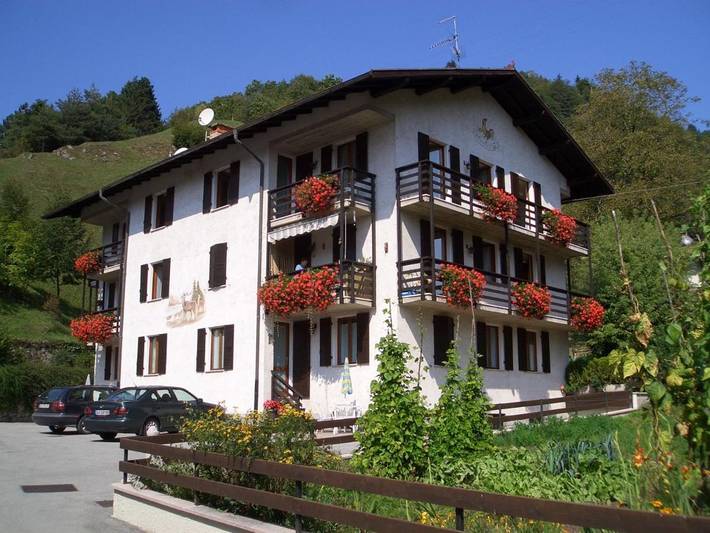 Ferienwohnung für 5 Personen, mit Garten und Ausblick, mit Haustier