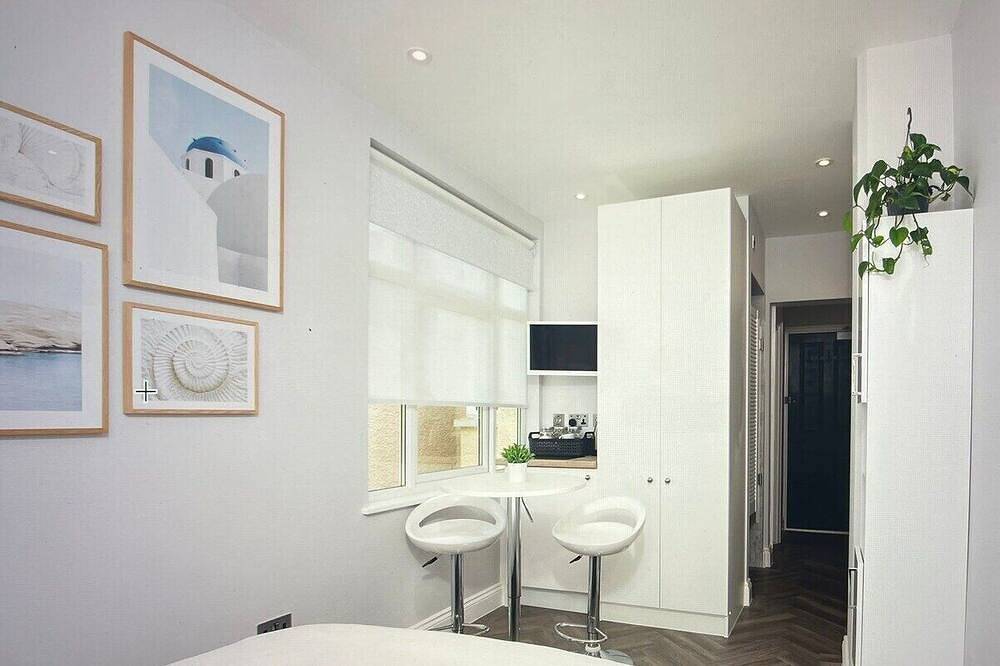 Entire apartment, Eden - Sunshine Suite On The Beach in Parish of Saint Helier, Jersey