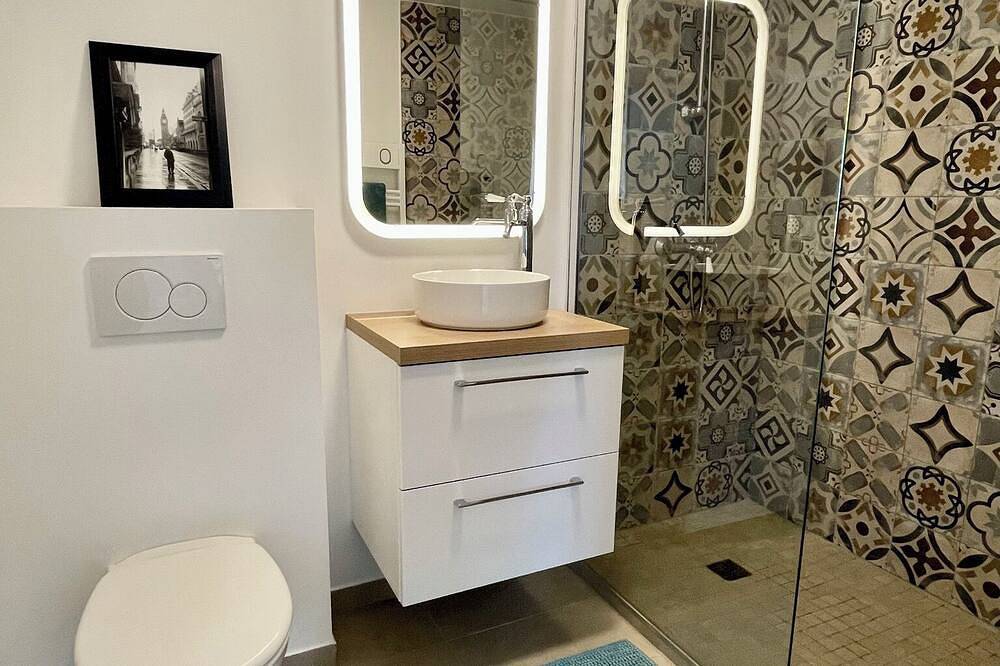 Apartamento entero, Rent studio - sleeps 2 - near Senlis and Charles-de-Gaulle Airport in Montagny-Sainte-Félicité, Río Oise