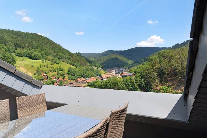 Ganze Wohnung, Ferienwohnung 'Ferienwohnung Schwarzwald Engel' mit Loggia, Balkon und  Wlan in Bad Griesbach im Schwarzwald, Bad Peterstal-Griesbach