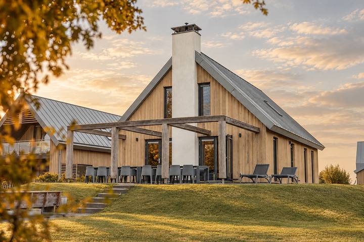 Ferienhaus für 16 Personen, mit Garten und Sauna in Tholen