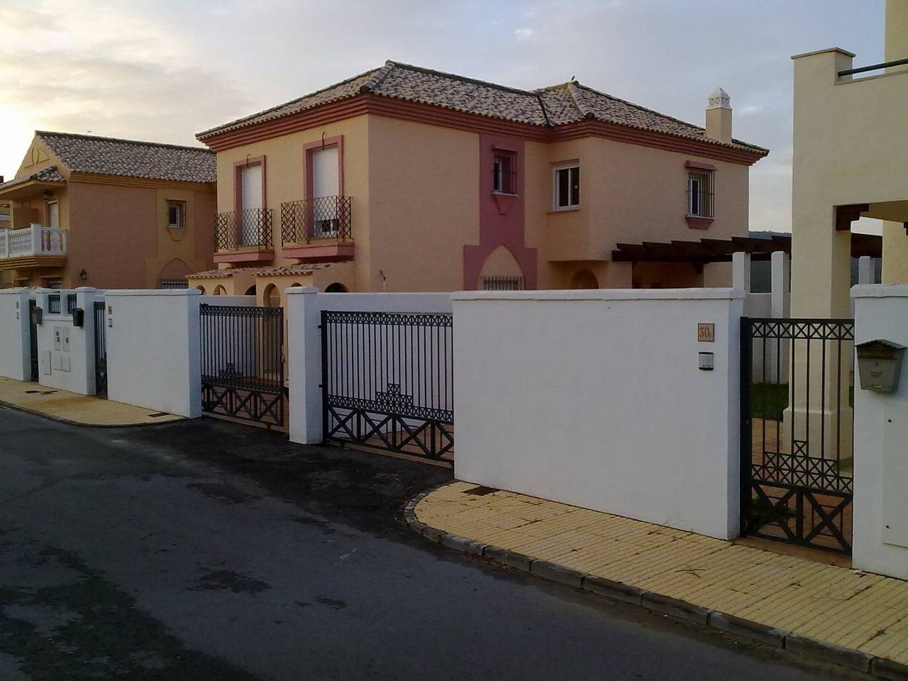 Villa "Casa La Tahona" mit Bergblick, Balkon und 2 privaten Terrassen in Zahara de los Atunes, Tarifa