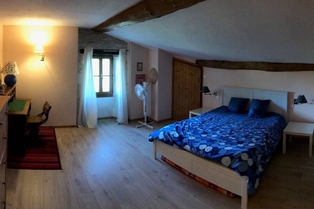Grande maison de campagne tout confort avec piscine voisine du golf des Vigiers in Razac-de-Saussignac, Périgord Pourpre