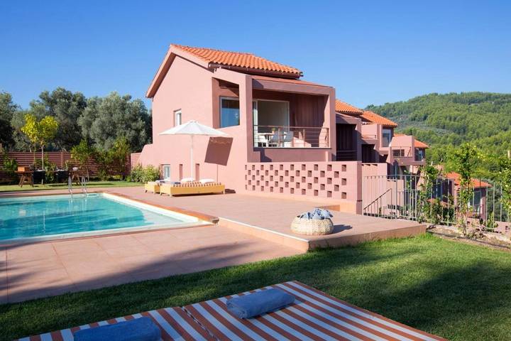 Villa per 5 persone, con panorama e piscina nonché giardino ad Eubea