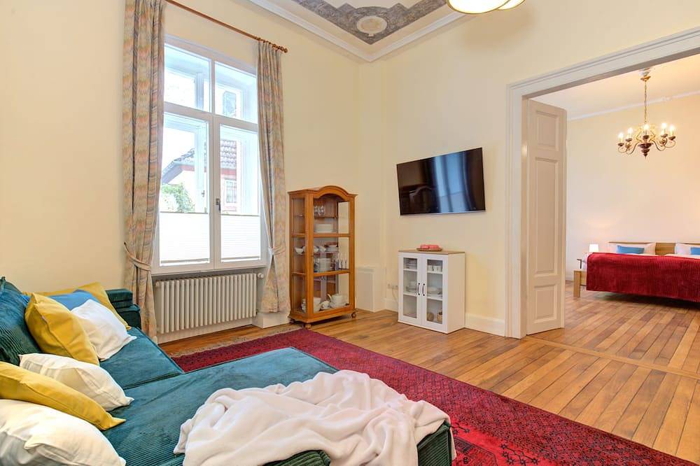 Ganze Wohnung, Charmante Altbauwohnung mit Gartenblick in Rhodt unter Rietburg, Südliche Weinstraße