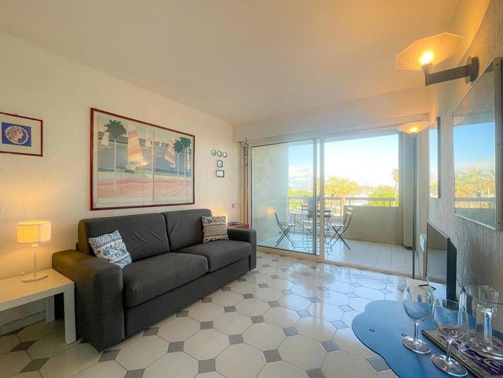 Gîte pour 3 personnes, avec vue et balcon dans Gare D Antibes - 2