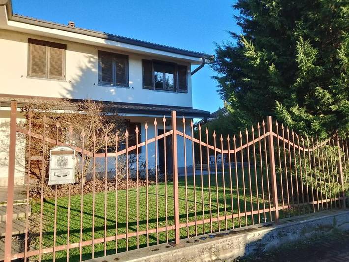 Chambre d’hôte pour 2 personnes, avec terrasse ainsi que vue et jardin à Verceil