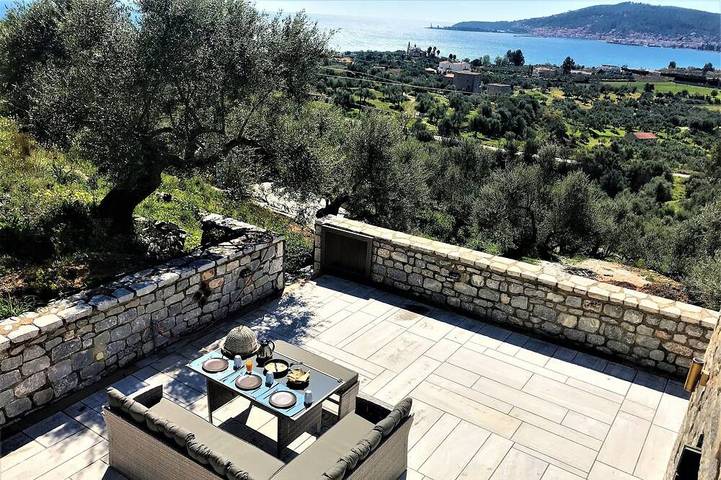 Ferienhaus für 10 Personen, mit Whirlpool und Garten, mit Haustier in Gythio