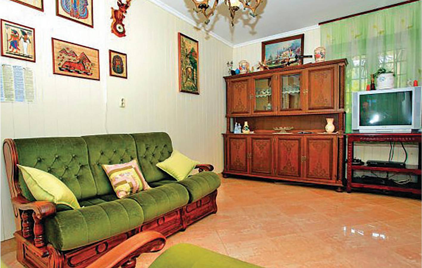 Charmant appartement met 2 slaapkamers en terras, vlak bij het strand en voorzieningen in Kneza, Korcula