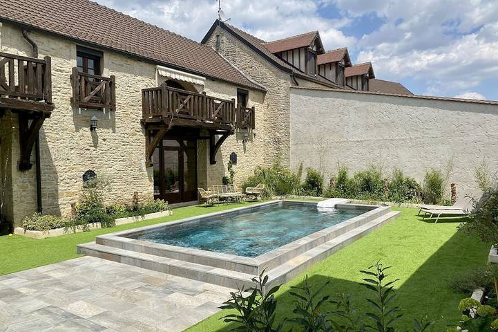 Vacation rental for 30 people, with pool in Bourgogne