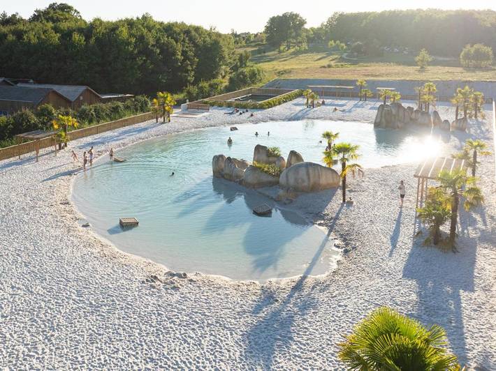 Parc de vacances pour 6 personnes, avec jardin ainsi que piscine et vue, animaux acceptés à Dienné - 2