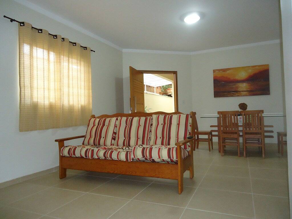 Ganze Wohnung, Komfortable Zimmer nur 50 Meter vom Strand entfernt. in Ubatuba, Região Metropolitana do Vale do Paraíba e Litoral Norte