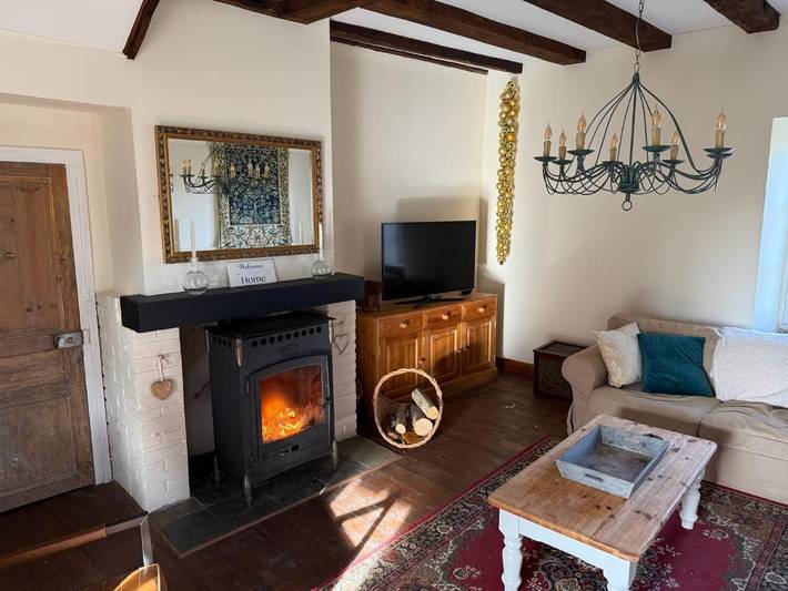 Location de vacances pour 8 personnes, avec vue ainsi que terrasse et piscine à Génis - 4