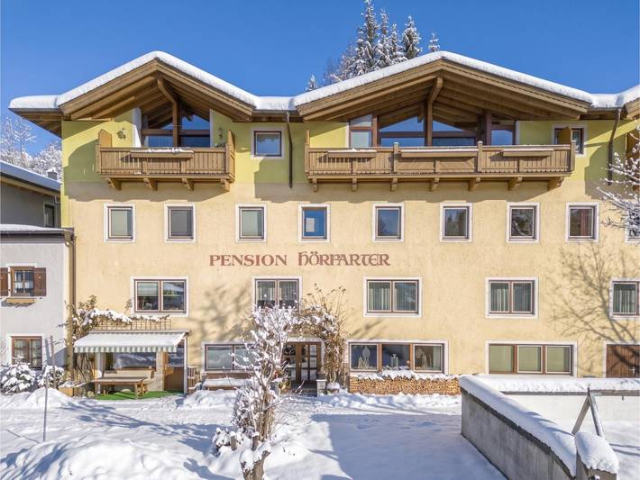 Hütte für 21 Personen, mit Terrasse und Garten sowie Sauna in Fieberbrunn