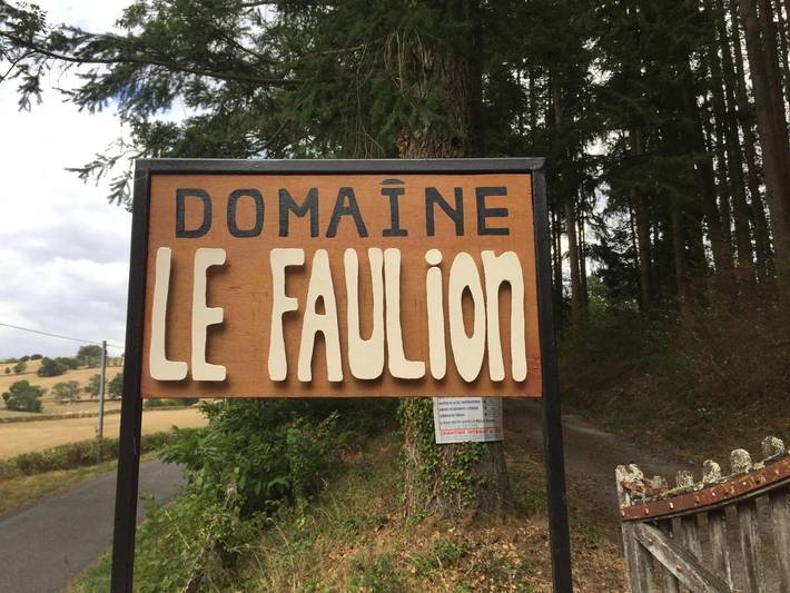 Location de vacances pour 7 personnes, avec Balcon et Terrasse ainsi que Jardin et Piscine dans Cuzy
