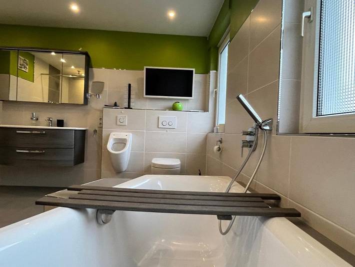 Ferienwohnung für 4 Personen, mit Balkon und Terrasse sowie Garten und Sauna in Menden