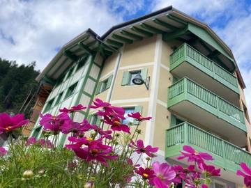 Maison d’hôte pour 2 personnes, avec vue et terrasse à Canazei