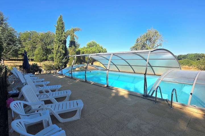 Maison de vacances pour 6 personnes, avec piscine et jardin à Thenon