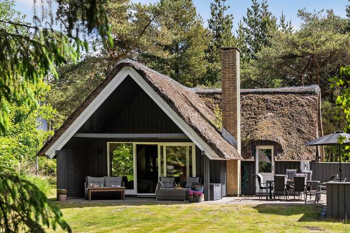 Ferienhaus für 6 Personen, mit Terrasse und Sauna in Biikebrennen