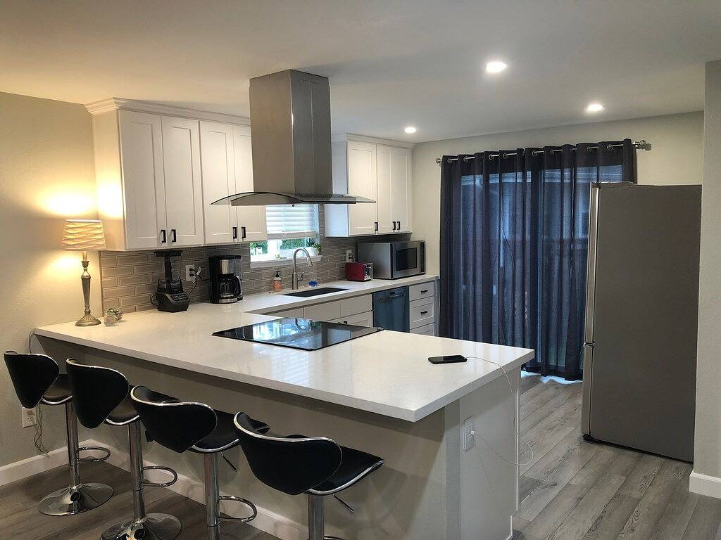 Luxury Newly Remodeled 3 Bedroom Duplex Unit in Everett, Snohomish County