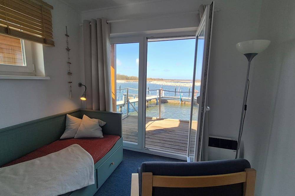 Neu renoviertes schwimmendes Ferienhaus „Fischland“ in Barth in Barth, Vorpommern-Rügen
