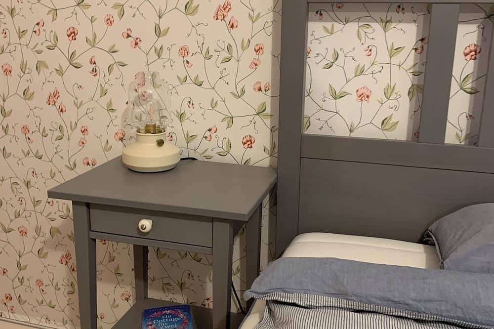 Gemütliches Reetdachhaus direkt am Weser-Deich mit großem Garten und Kamin in Stadland, Wesermarsch