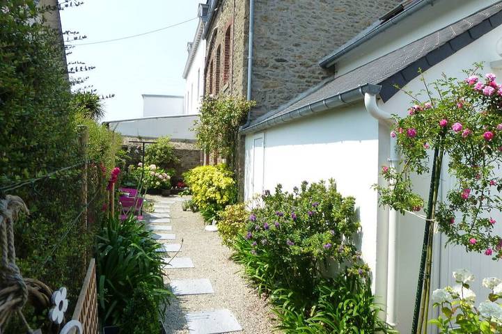 Gîte pour 3 personnes, avec jardin dans Plage Longchamp - 4