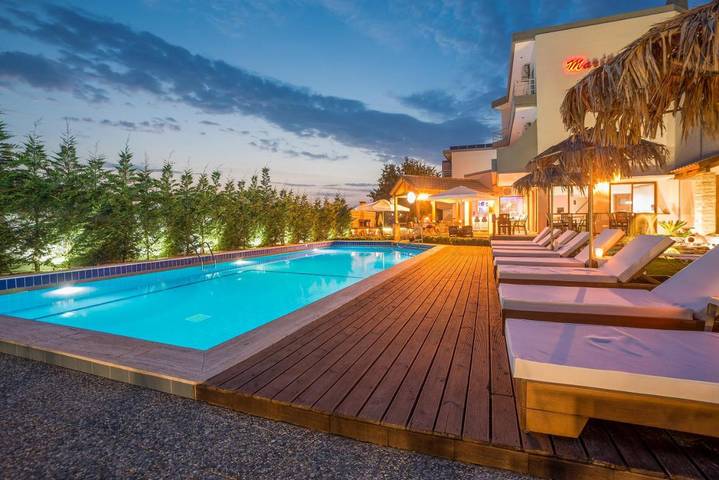 Appart’hôtel pour 3 personnes, avec piscine et jardin