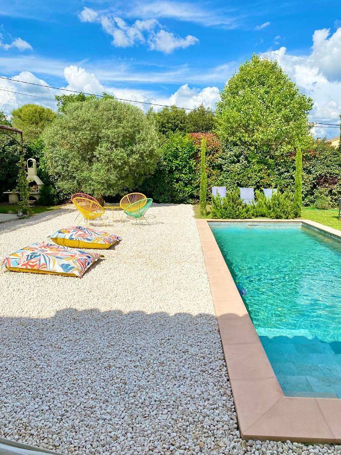 Maison d’hôte pour 6 personnes, avec piscine ainsi que jardin et vue