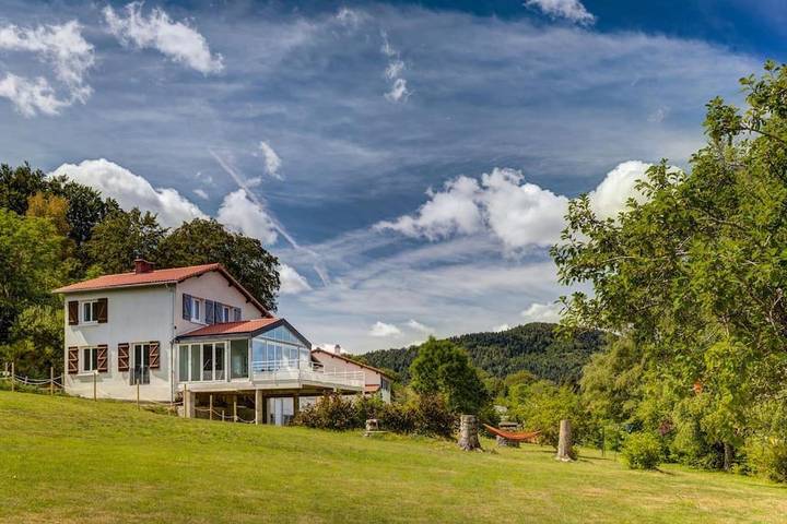Appartement de vacances pour 14 personnes, avec Balcon et Terrasse ainsi que Jardin et Vue