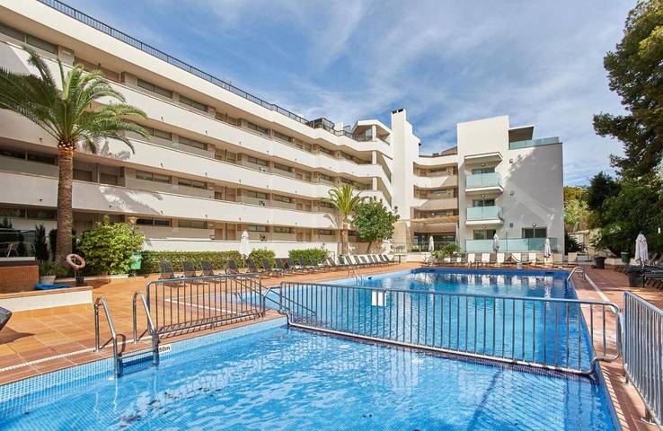 Hotel für 4 Personen, mit Balkon und Pool - 1