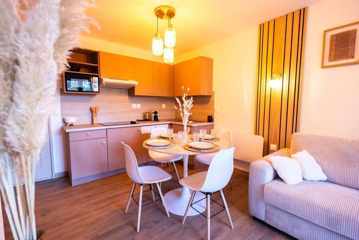 Gîte pour 4 personnes, avec piscine ainsi que jardin et sauna, animaux acceptés à Levernois - 4