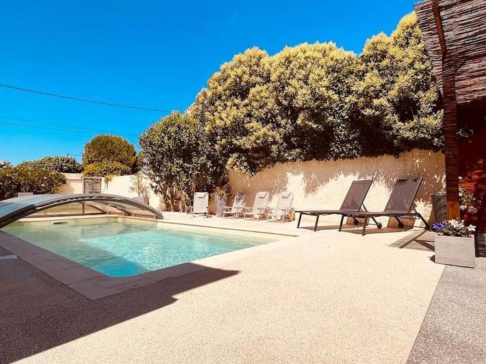 Maison de vacances pour 12 personnes, avec jardin ainsi que piscine et terrasse, animaux acceptés