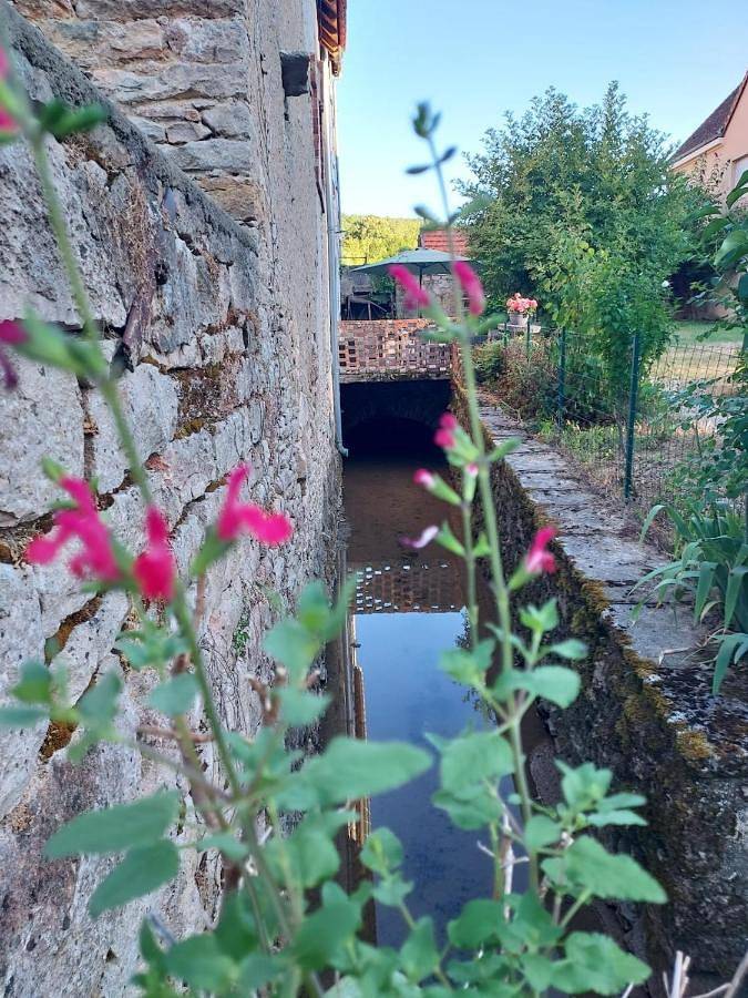 Location de vacances pour 6 personnes, avec Terrasse ainsi que Jardin et Vue dans Saint-Jean-de-Vaux - 2