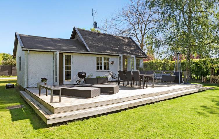 Ferienhaus für 4 Personen mit Terrasse in Hornbæk, Kattegat Küste