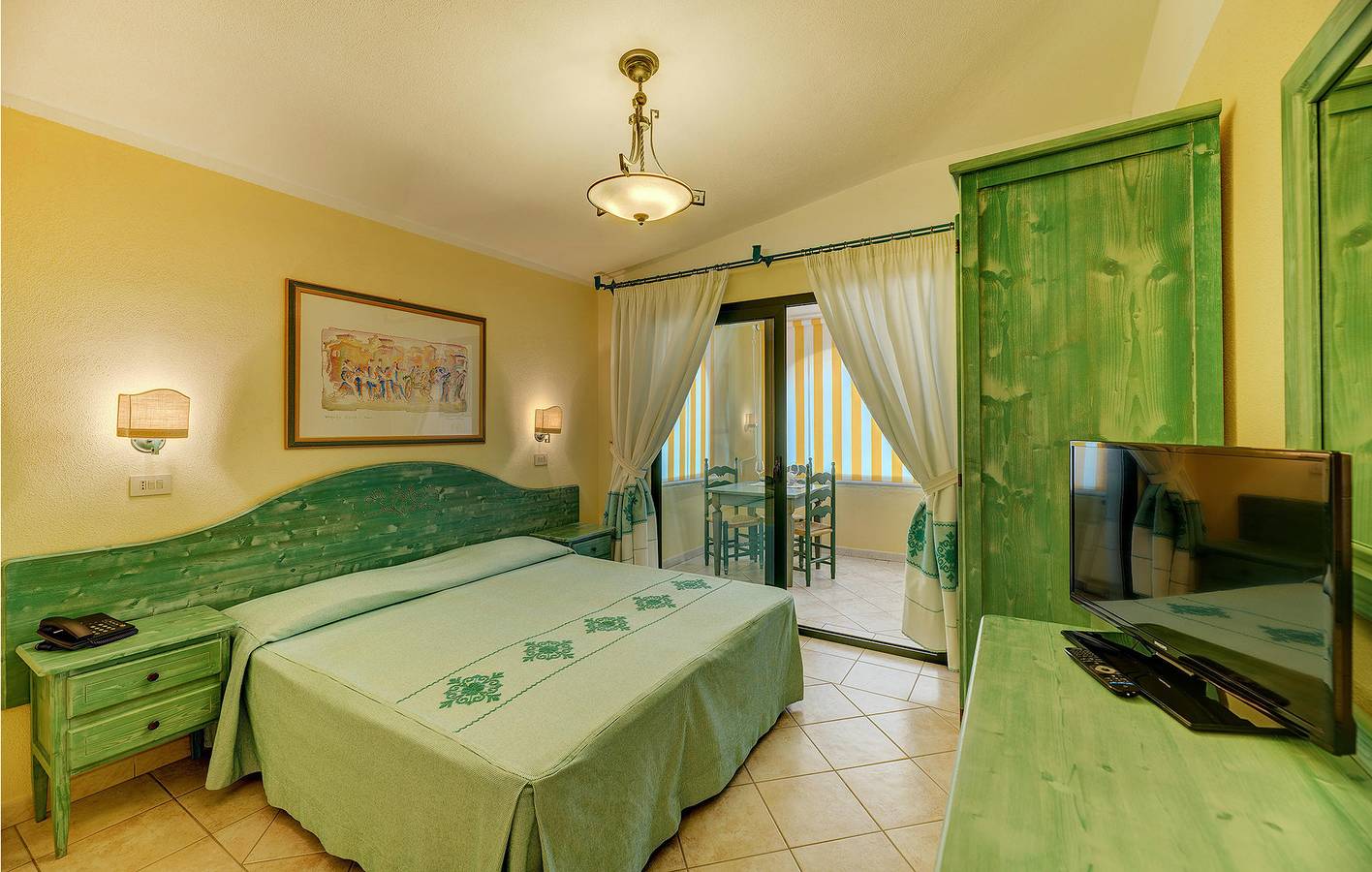 Ganze Ferienwohnung, Poolside Apartment in der Nähe von Sas Linnas Siccas Beach. in Sos Alinos, Orosei