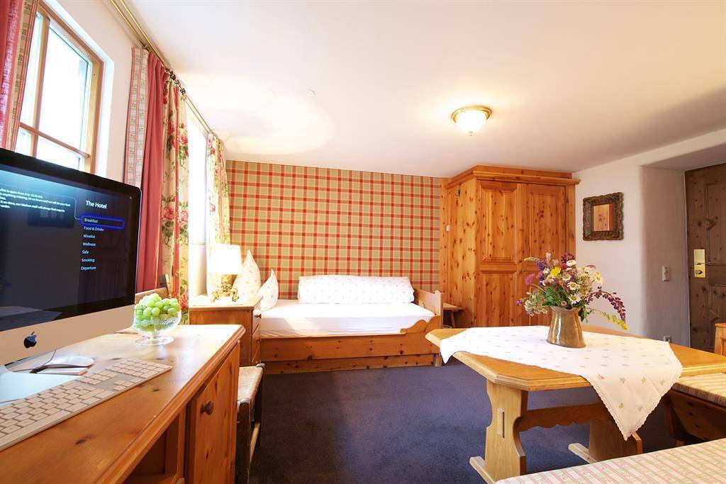 Ganze Ferienwohnung, Einzelzimmer, Etagendusche/Etagen-Wc in Lechtaler Alpen, Sankt Anton am Arlberg